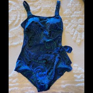 Maxine of Hollywood Size 12 One-Piece Swimsuit Like New